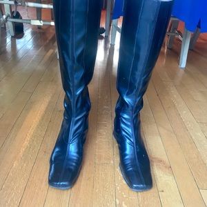 Donald J Pliner Boots  Black Zippered Sz 10M